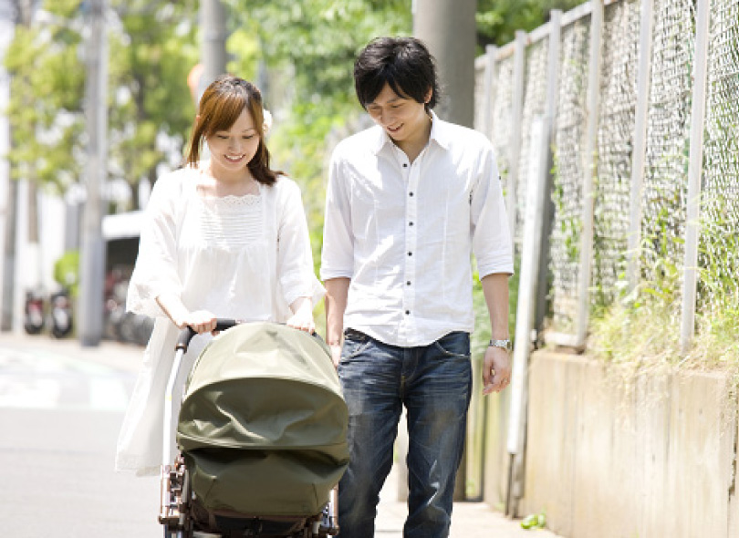 欧米諸国では、父親の育児参加を推進